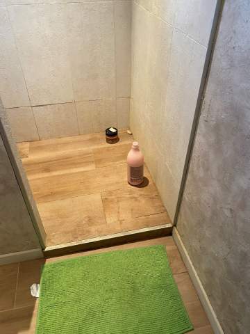 Transformation d'une Salle de Bain à Eaunes : Création d'une Douche à l'Italienne par DG Plomberie Transformation d'une Salle de Bain à Eaunes : Création d'une Douche à l'Italienne par DG Plomberie